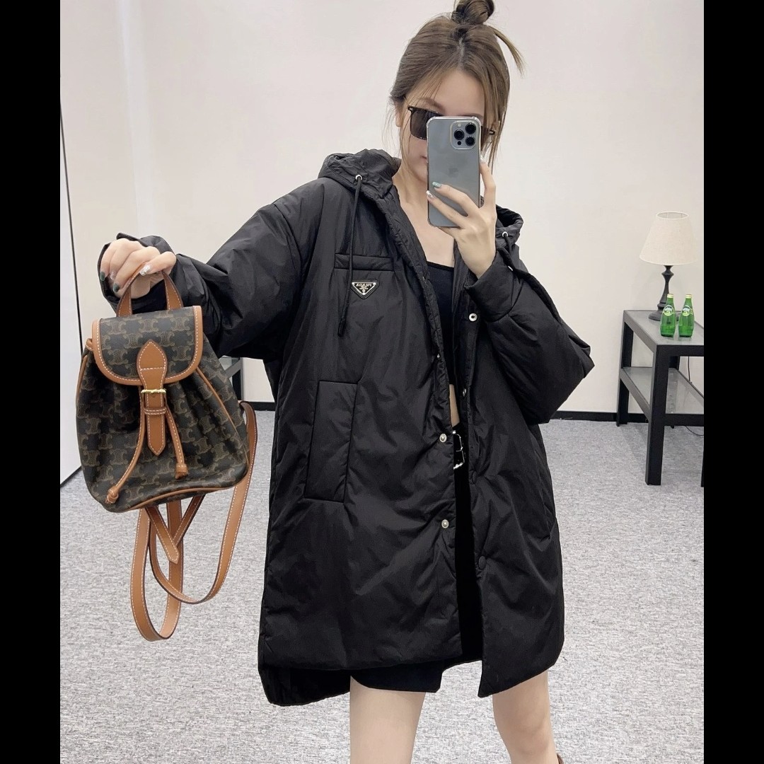 99新 Prada/普拉达 黑色三角标长款棉服 38码 GM105275