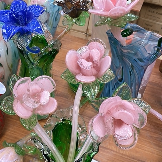 琉璃花瓶高40厘米宽9厘米