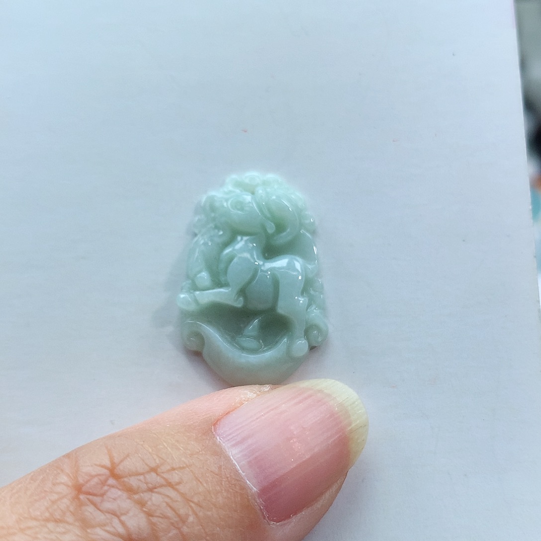 翡翠颈饰未镶嵌生肖羊