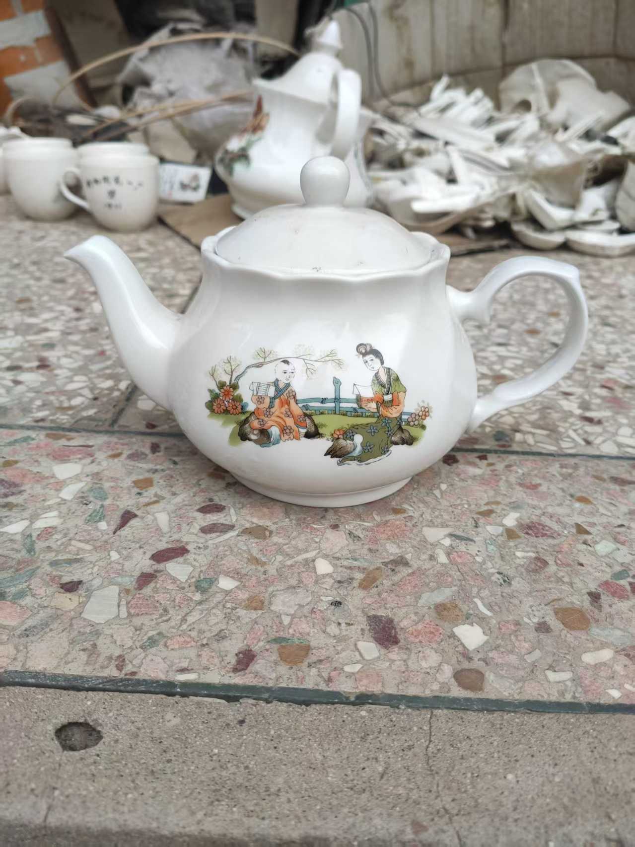 瓷片 多孔 三娘教子茶壶容量800毫升左右