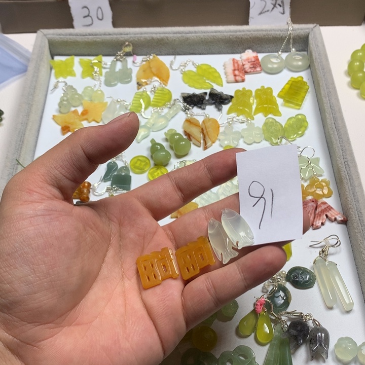 蛇纹石玉耳钉足银镀金镶嵌竹****