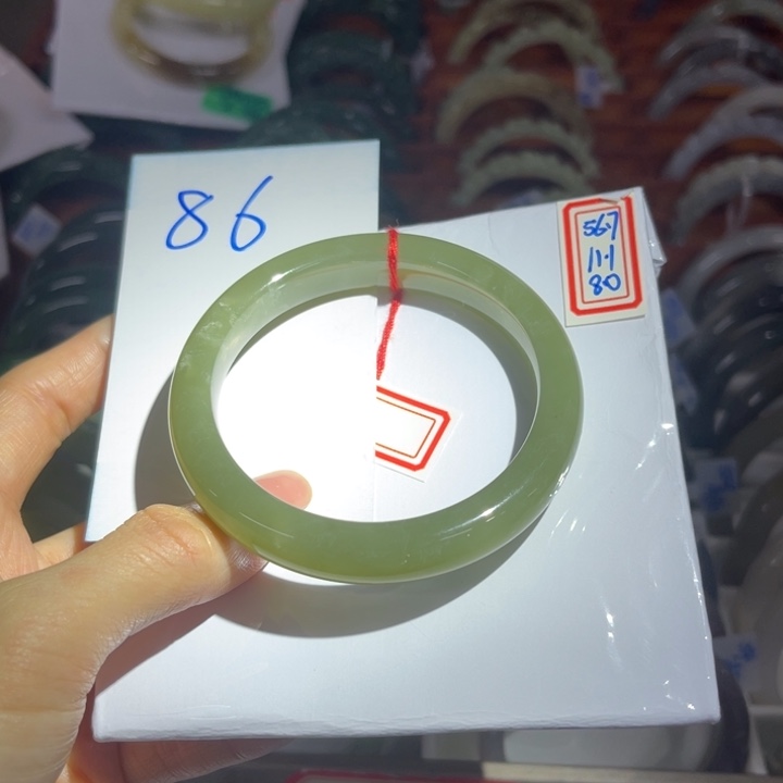 和田玉未镶嵌手镯