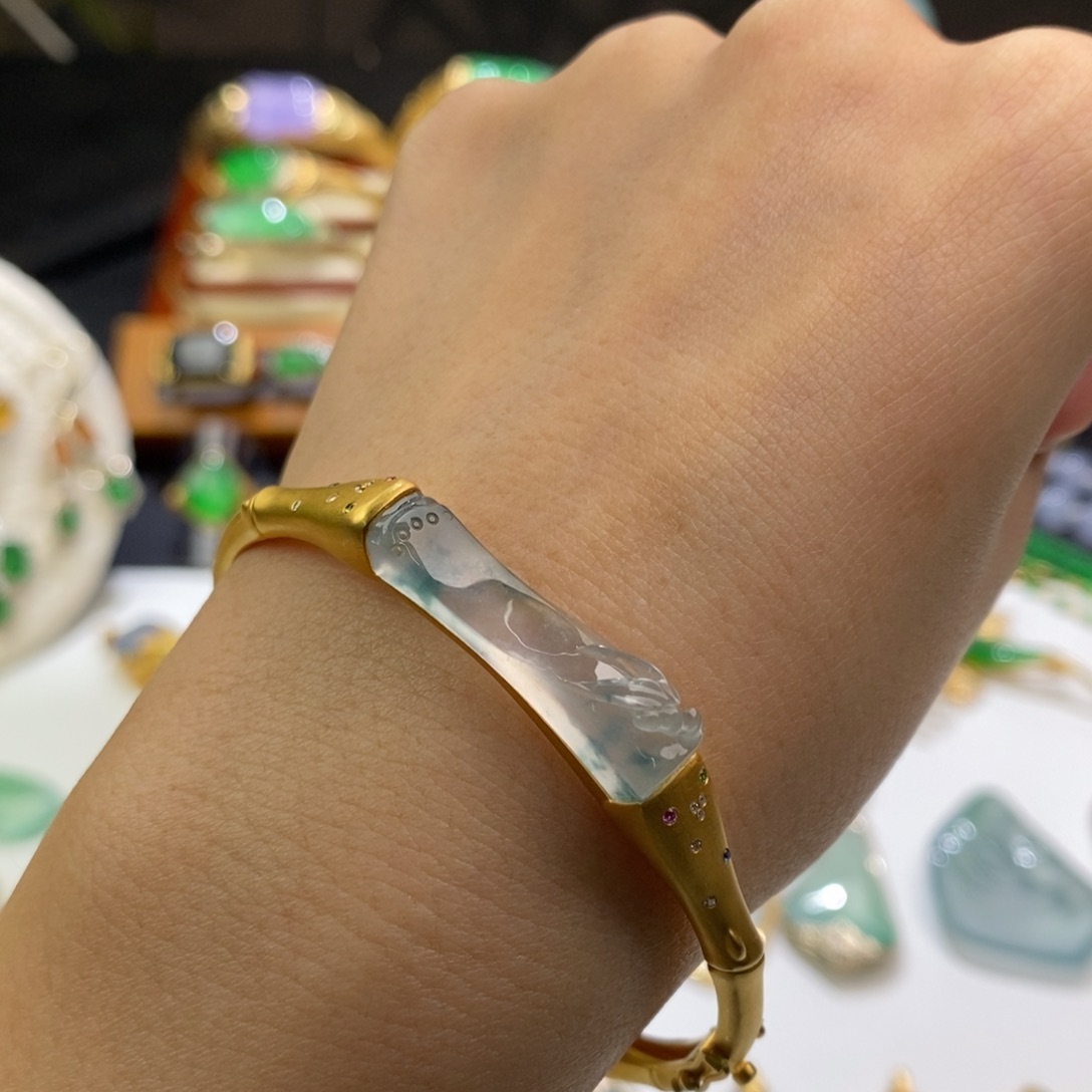 翡翠手镯18K金镶嵌手镯