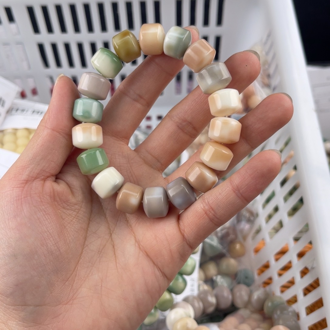 白玉菩提吊坠c14mm 20+5 金轮