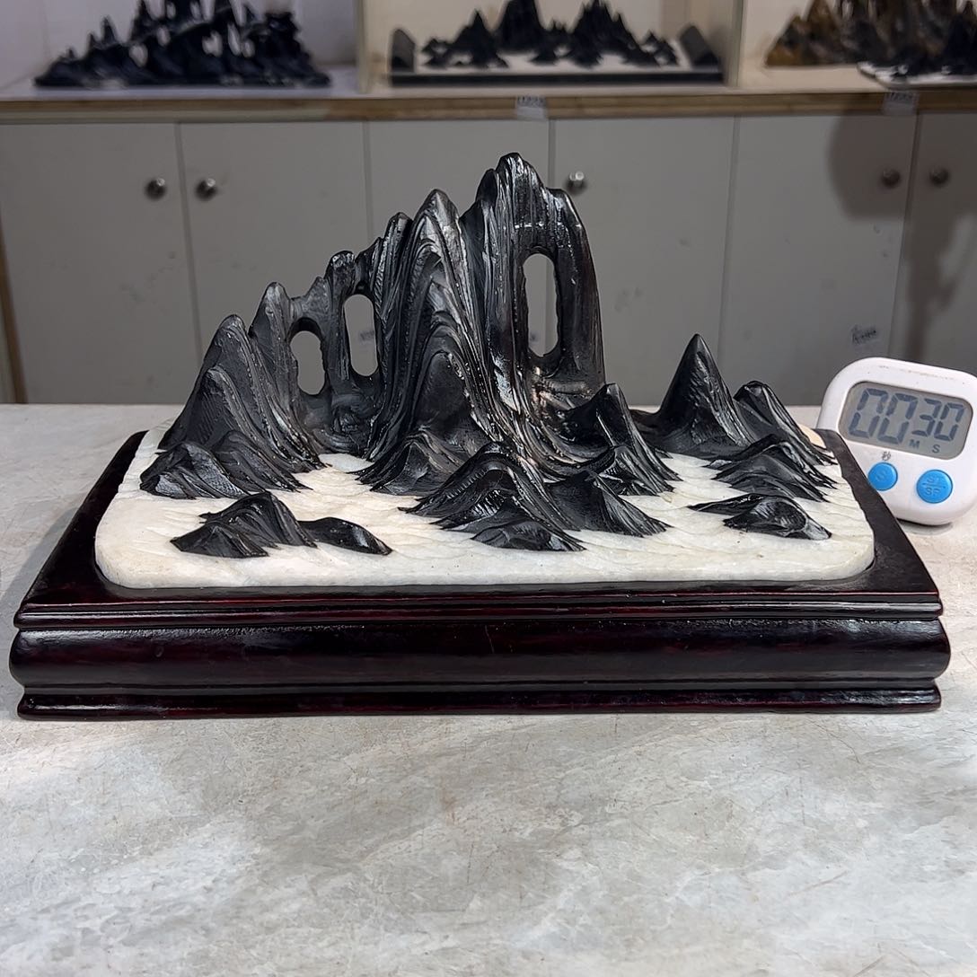 灵璧奇石博览会摆件龙**天