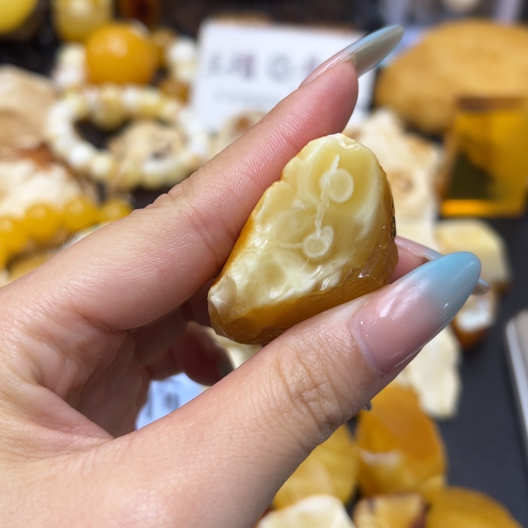 定制琥珀未镶嵌蜜蜡