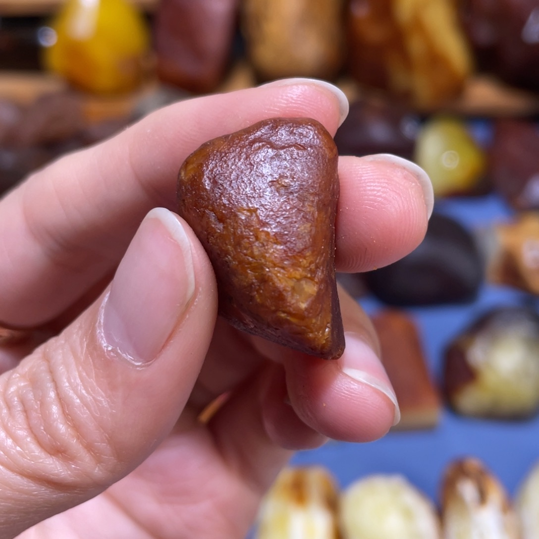 定制琥珀未镶嵌原石