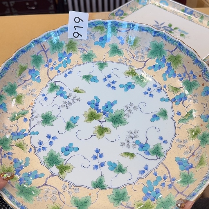 很好看的钵子很好看的盘子