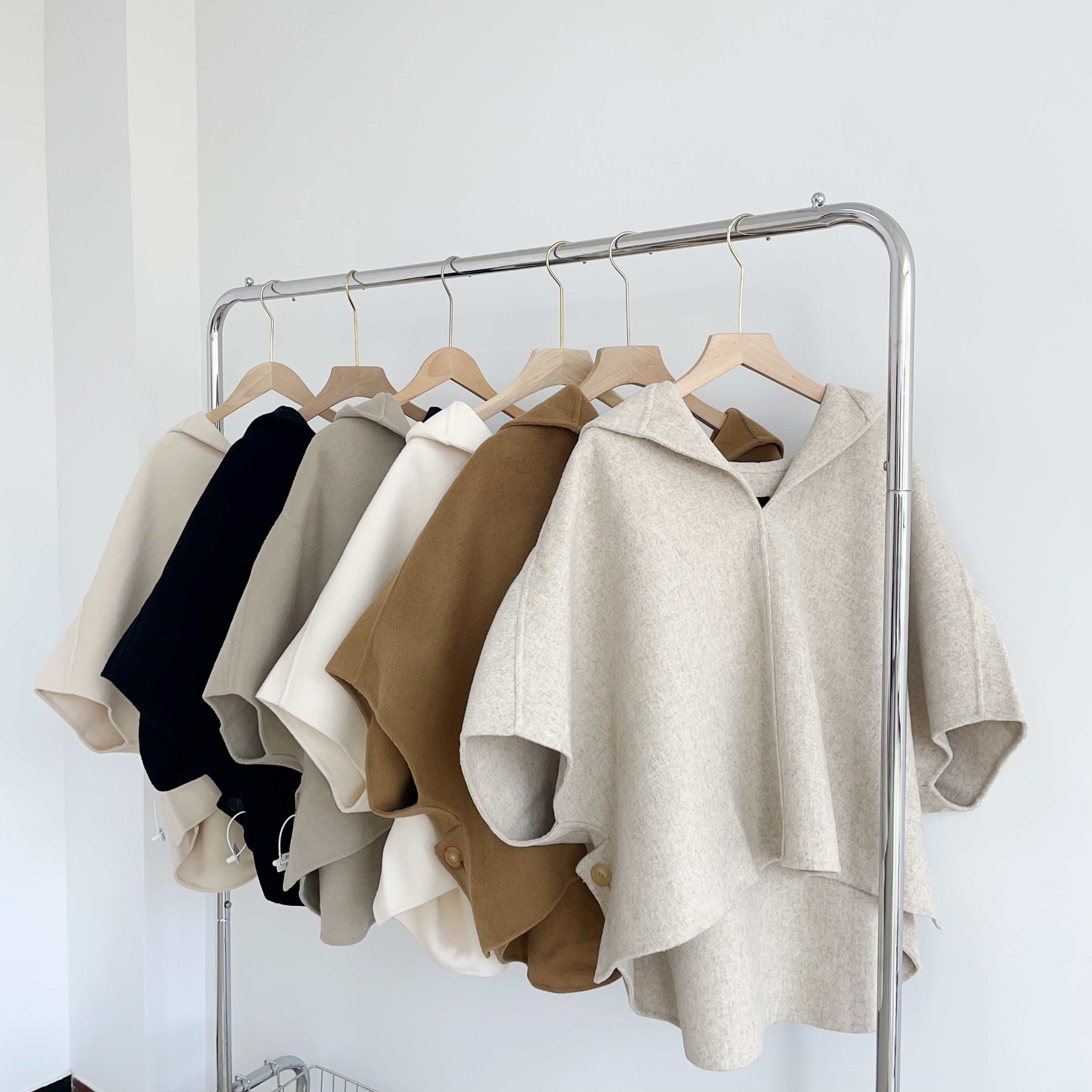 仓2-2  带帽廓型弧型下摆东大门慵懒感羊毛大衣