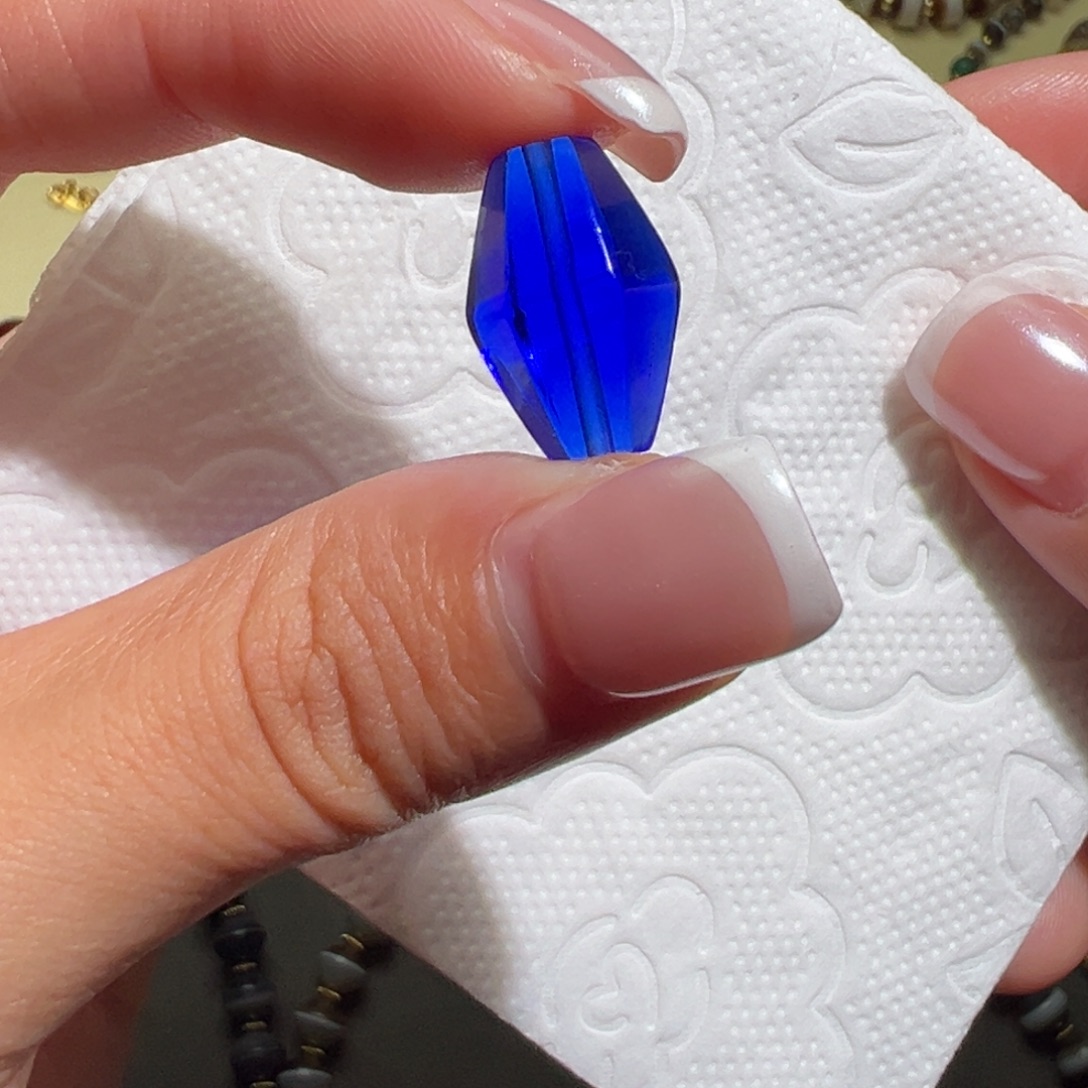 颈饰玻璃各种各样的