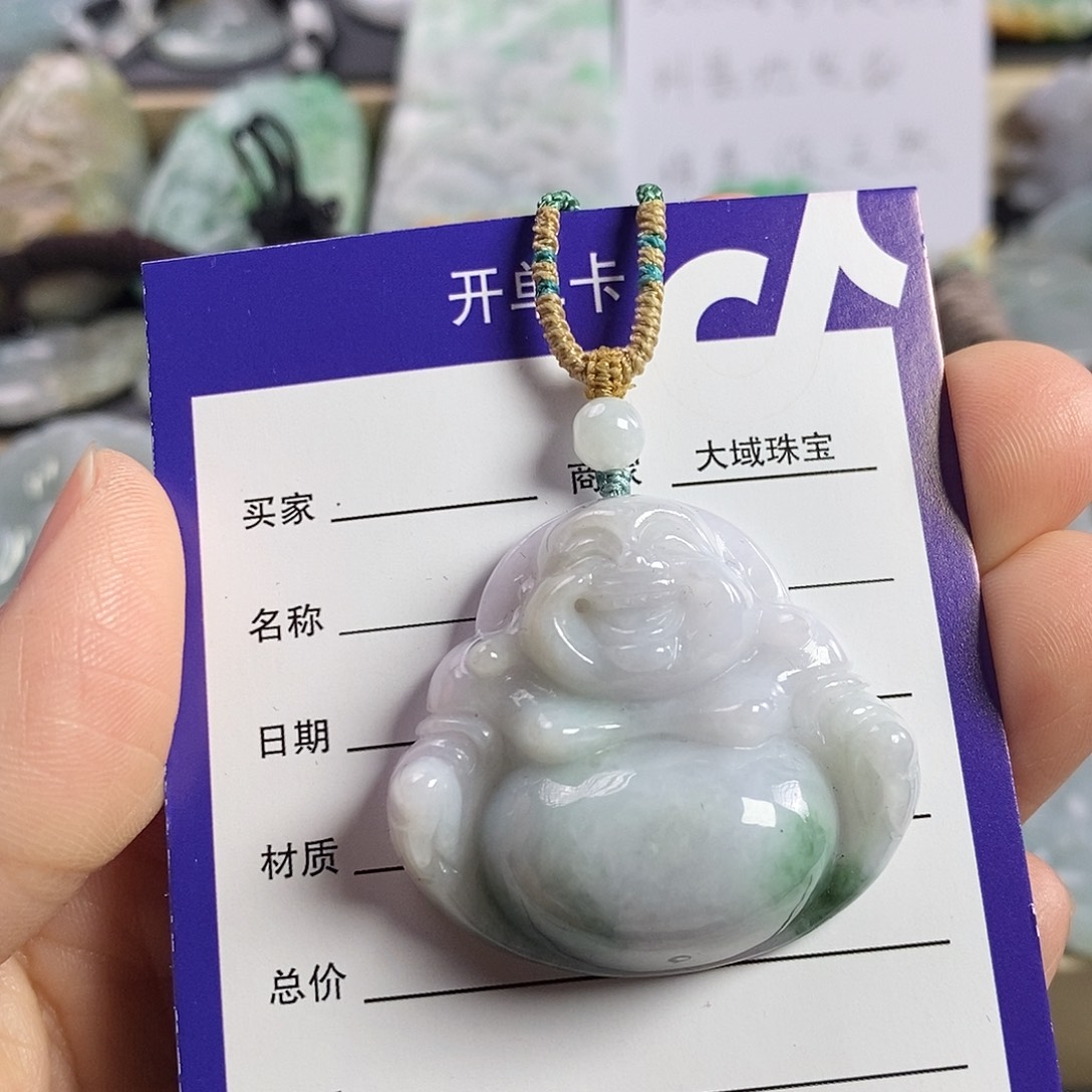 翡翠颈饰未镶嵌佛公
