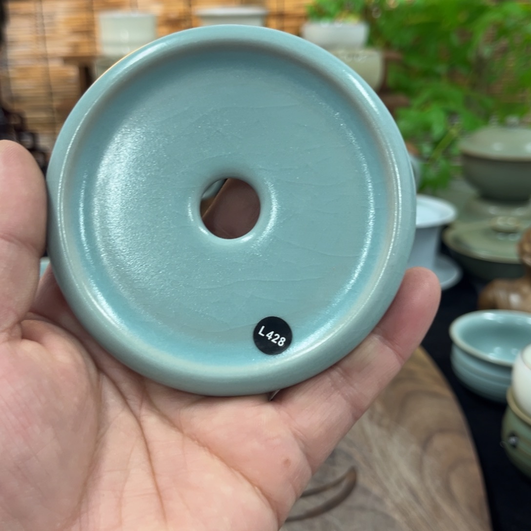 杯L428，杯垫微瑕。