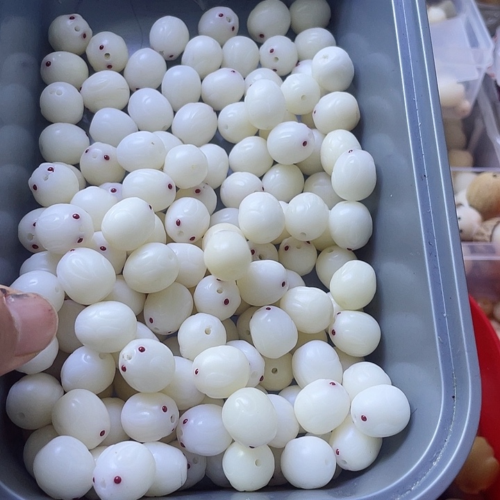 白玉菩提吊坠瑕疵小兔15三十关注➕牌宠五