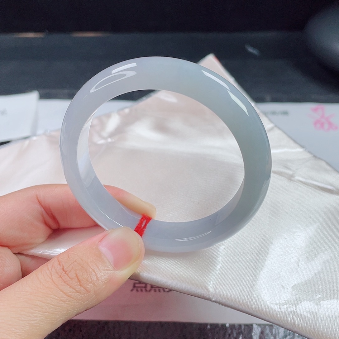 翡翠未镶嵌手镯正圈57