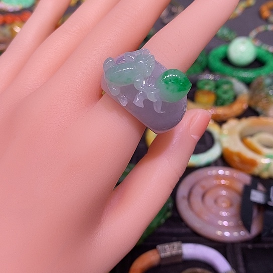 玫***7翡翠未镶嵌戒指翡翠