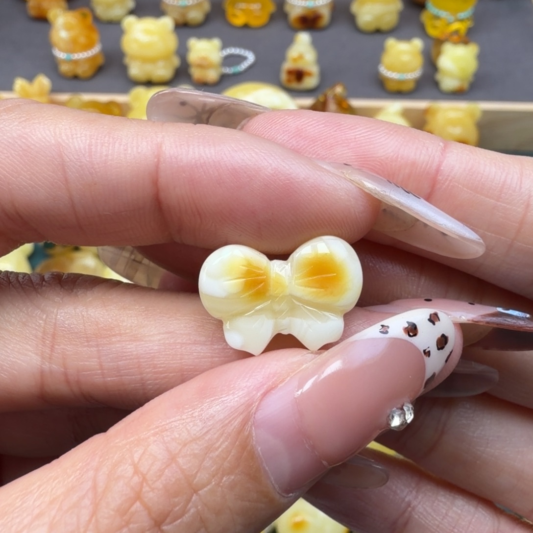琥珀未镶嵌裸石蜜蜡