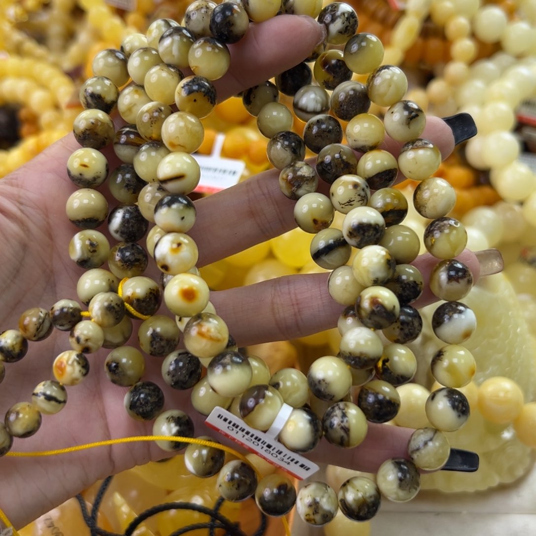 琥珀珠宝奇石未镶嵌