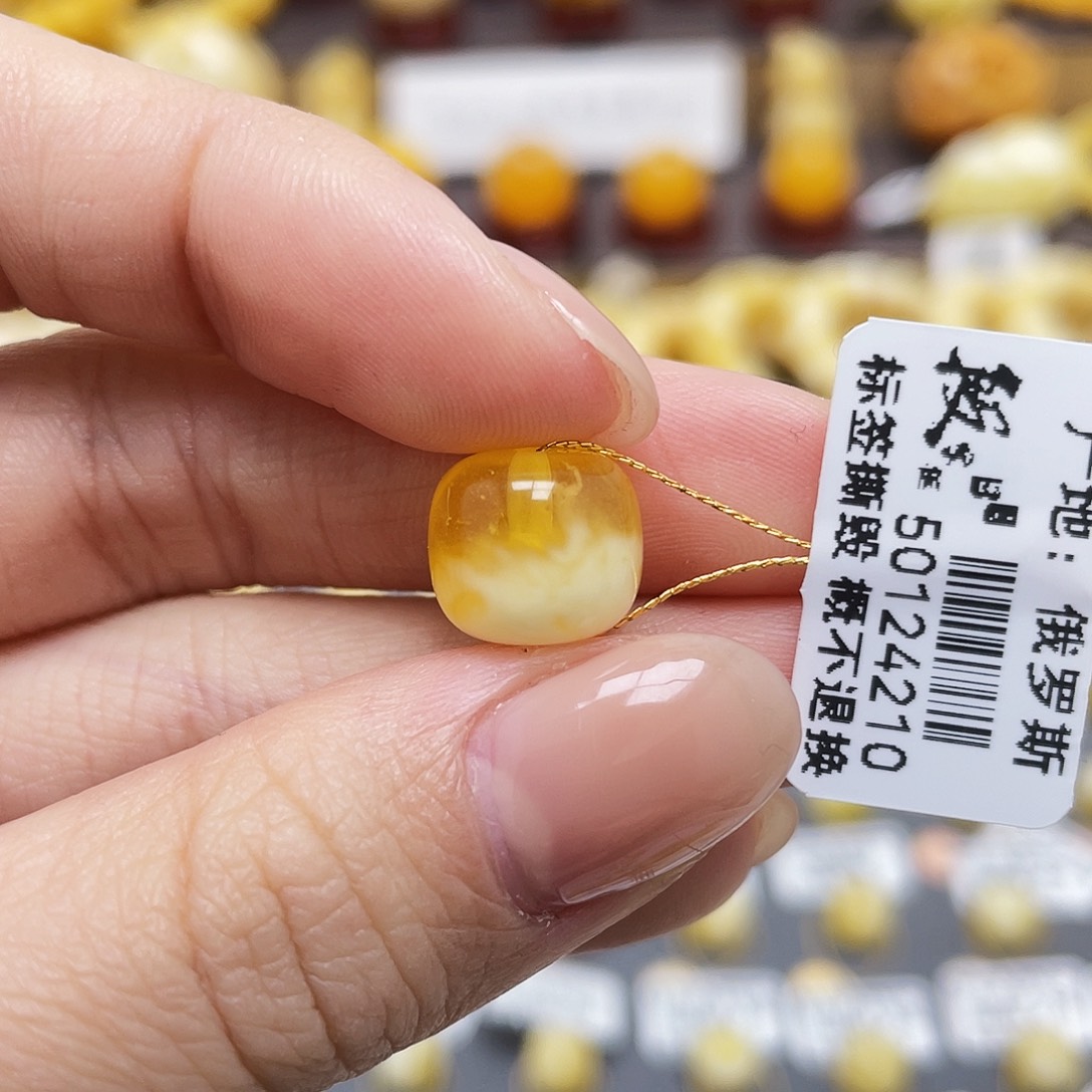 琥珀裸石未镶嵌蜜蜡老型11.1*9.6mm微瑕