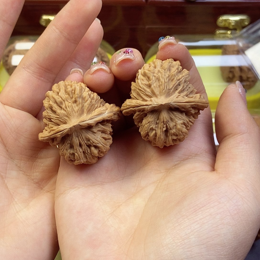 文玩核桃吊坠四座楼，40