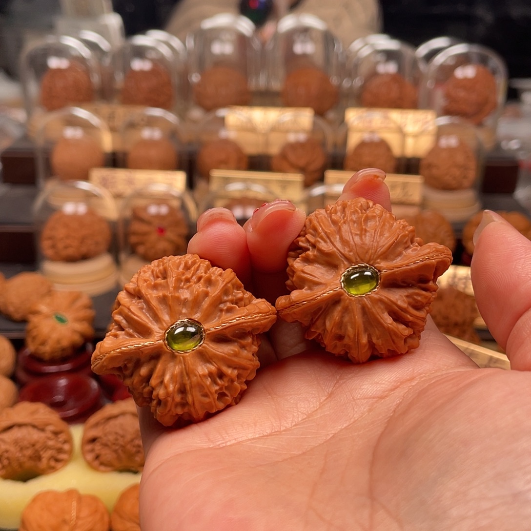 从***花文玩核桃把件宫灯42