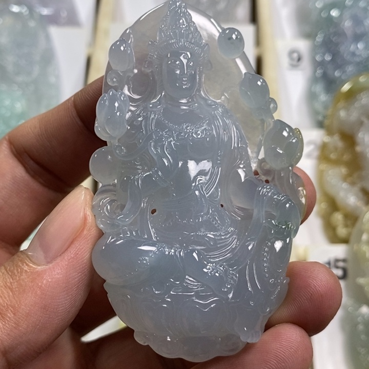 颈饰未镶嵌翡翠星**学观音