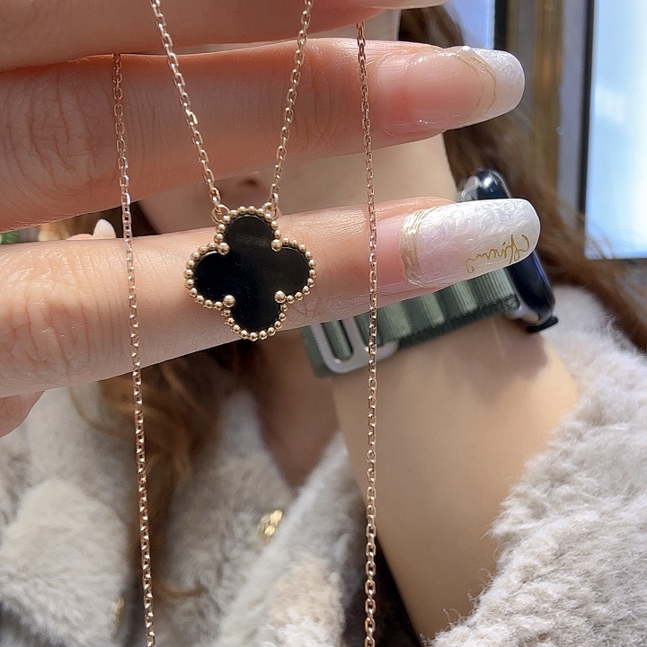 玛瑙/玉髓项链18K金镶嵌15mm草