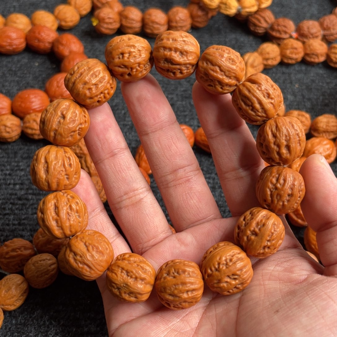 青***春文玩核桃吊坠肉筋八棱