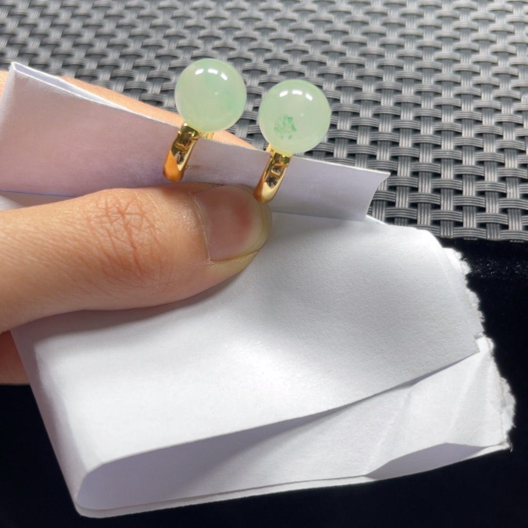 石英质玉耳饰合金