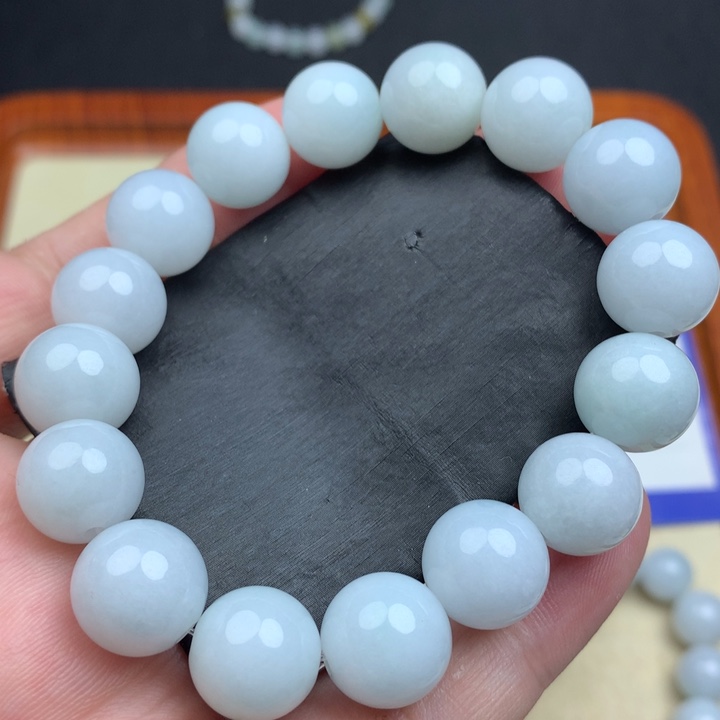 翡翠颈饰未镶嵌卡13