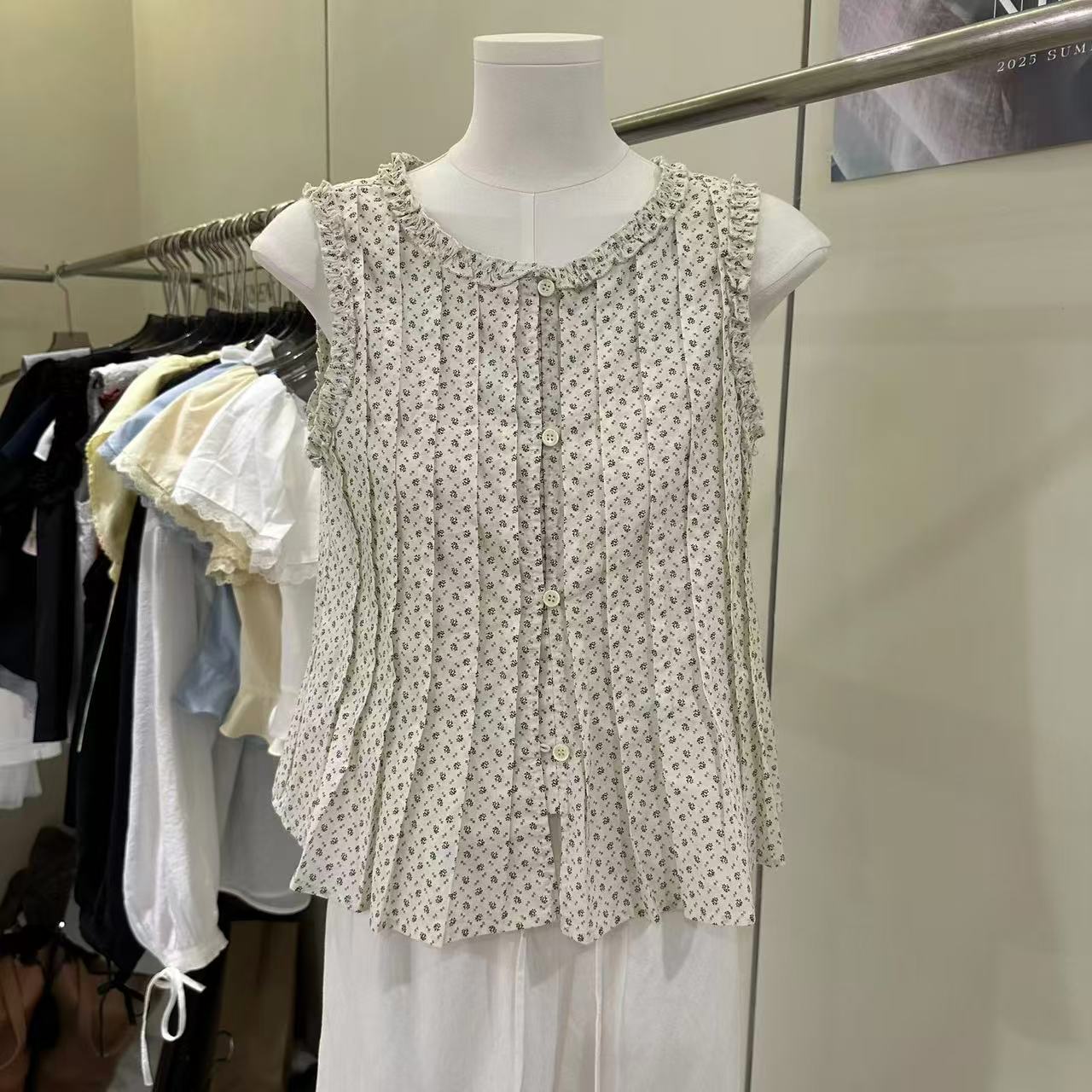 5117小花叙事诗 韩系花边领碎花百褶上衣
