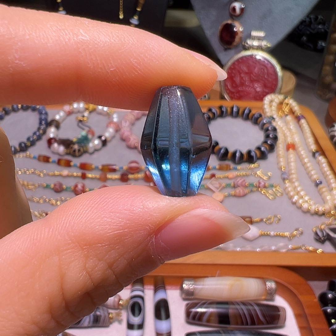 琉璃颈饰海丝佩珠