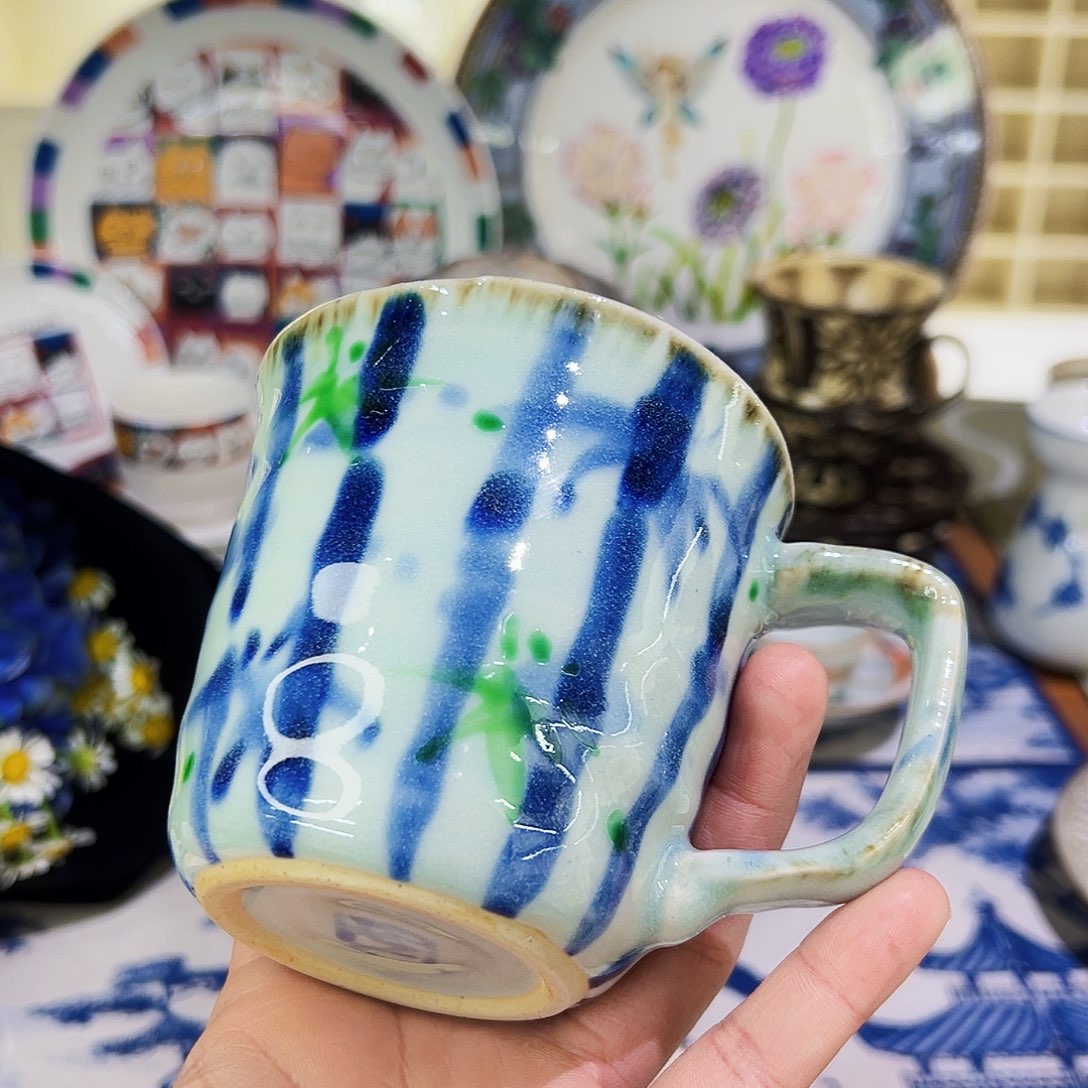 咖啡杯和茶杯是我们学校文化教育