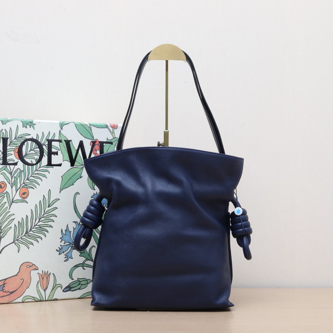 95新 LOEWE/罗意威 攀攀- 福袋包 手拿 斜挎包 中号 蓝色 皮革C 