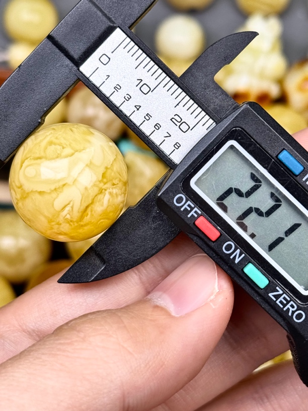 22.1mm俄料国矿一级料浓瓷白妖孽虎皮纹千层雪橘底金溶洞蜜蜡圆珠