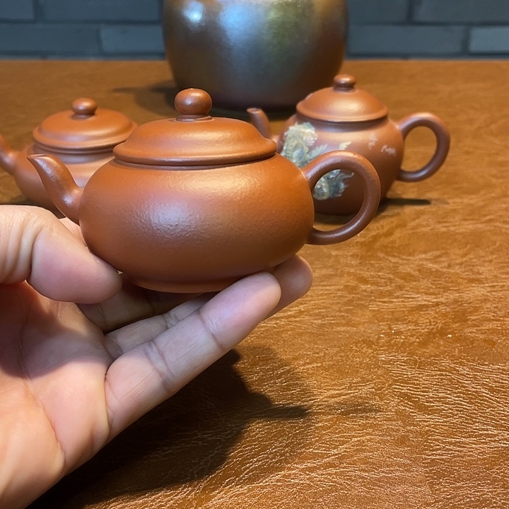 紫砂茶壶宜兴紫砂壶收藏起来慢慢变好