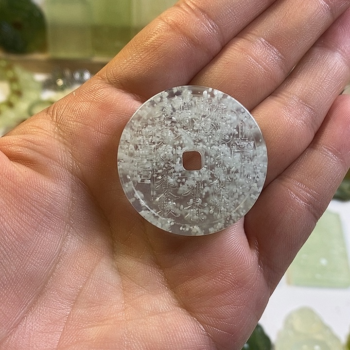 熊***熊蛇纹石玉未镶嵌颈饰