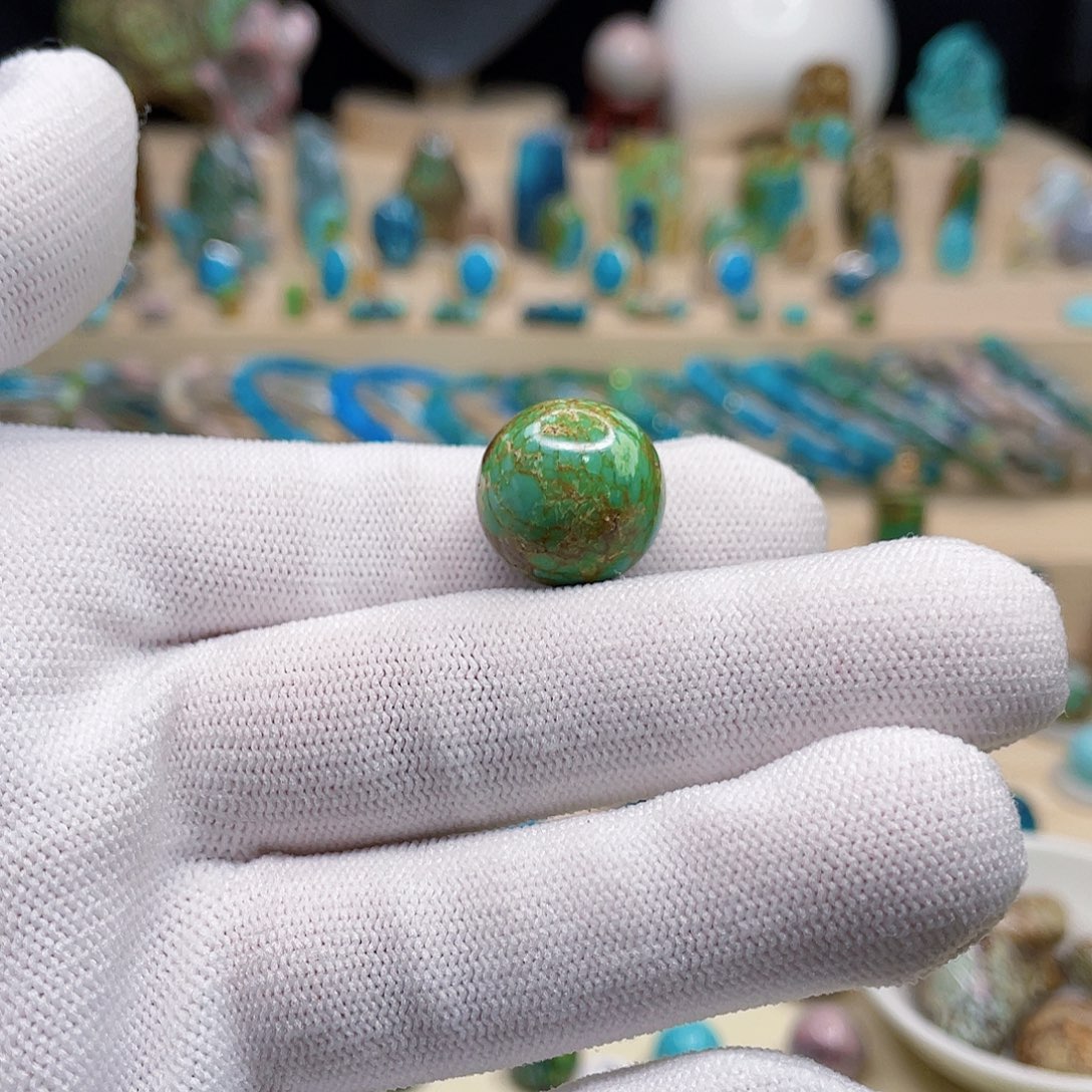 绿松石未镶嵌颈饰