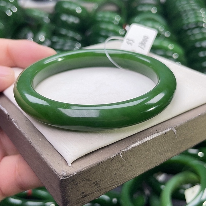 未镶嵌手镯和田玉（碧玉）