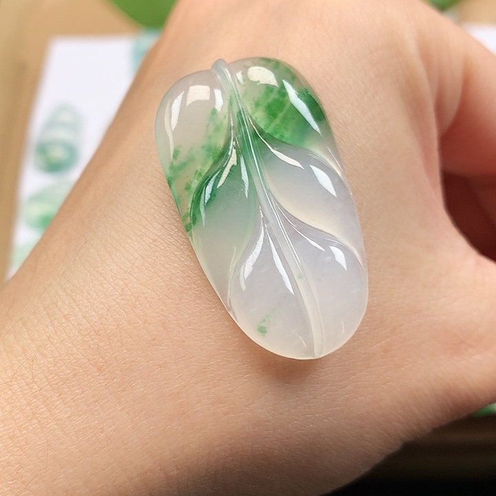 翡翠吊坠(不含链)未镶嵌叶子
