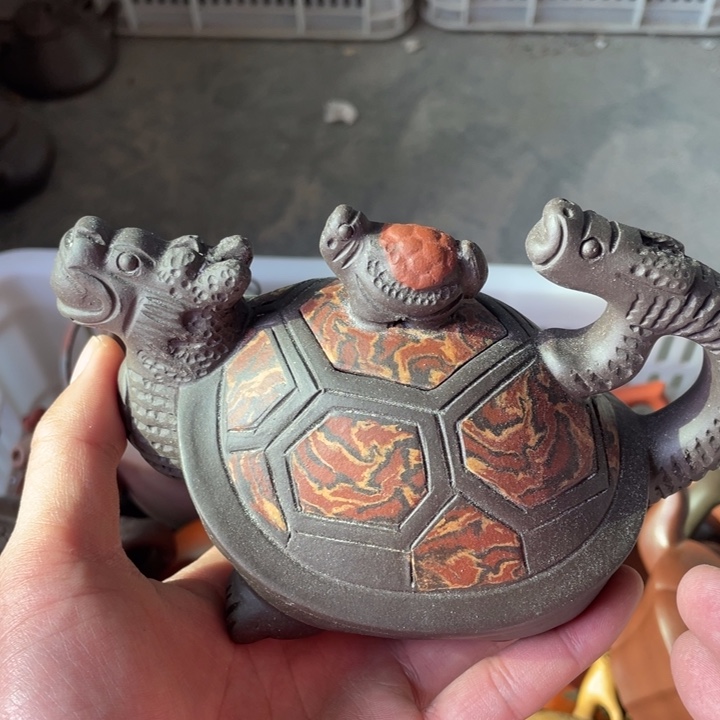 紫砂茶壶老厂紫砂壶一件。