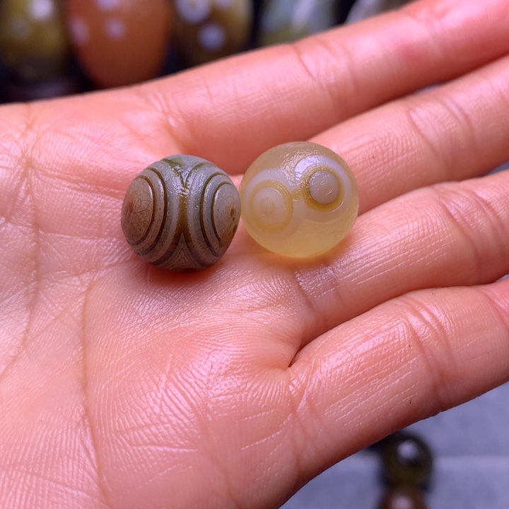 鲁***玉玛瑙/玉髓未镶嵌裸石