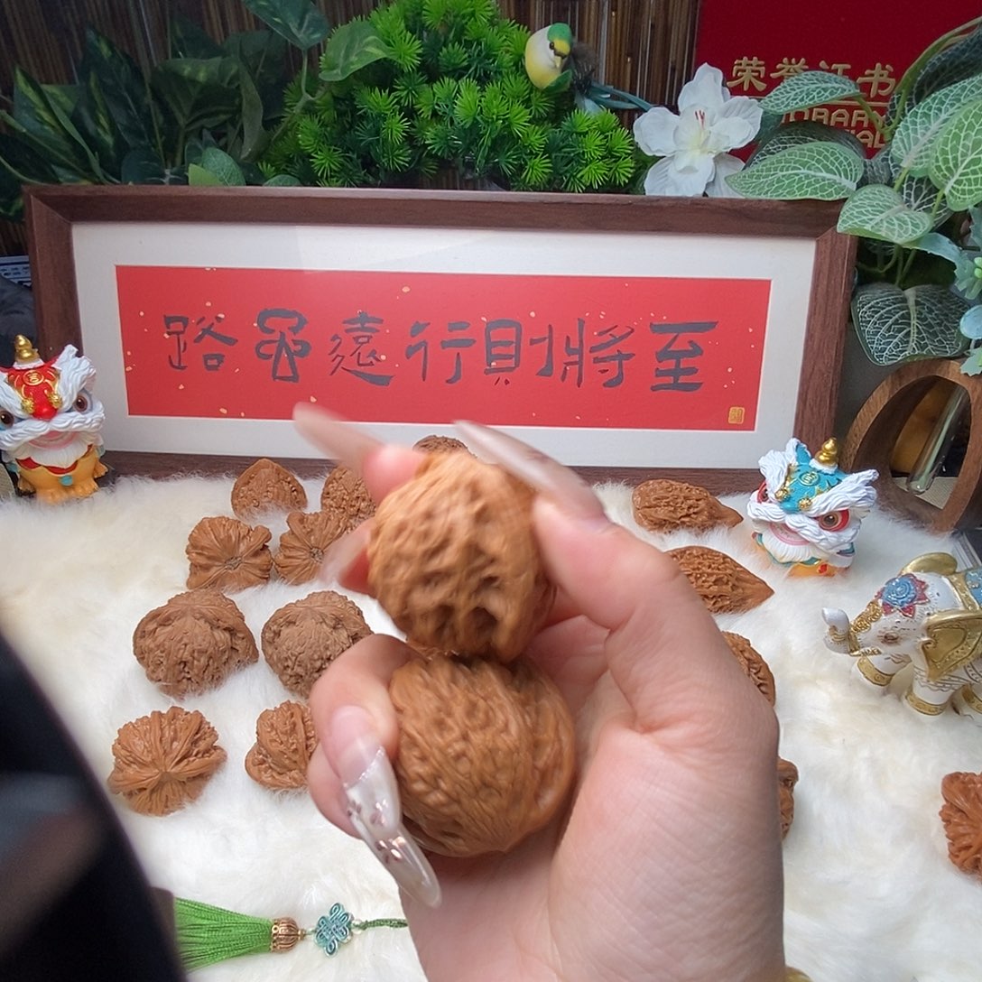 大***伟文玩核桃把件803昆仑……