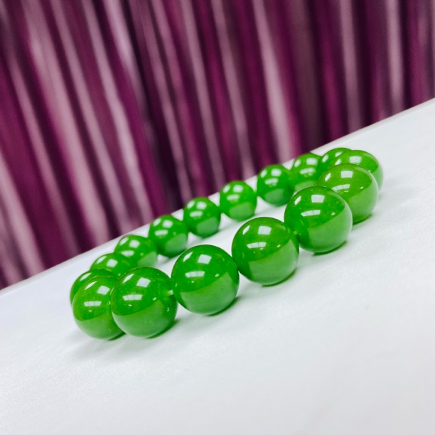 AAA精品天然和田玉碧玉手串12mm多样性发一