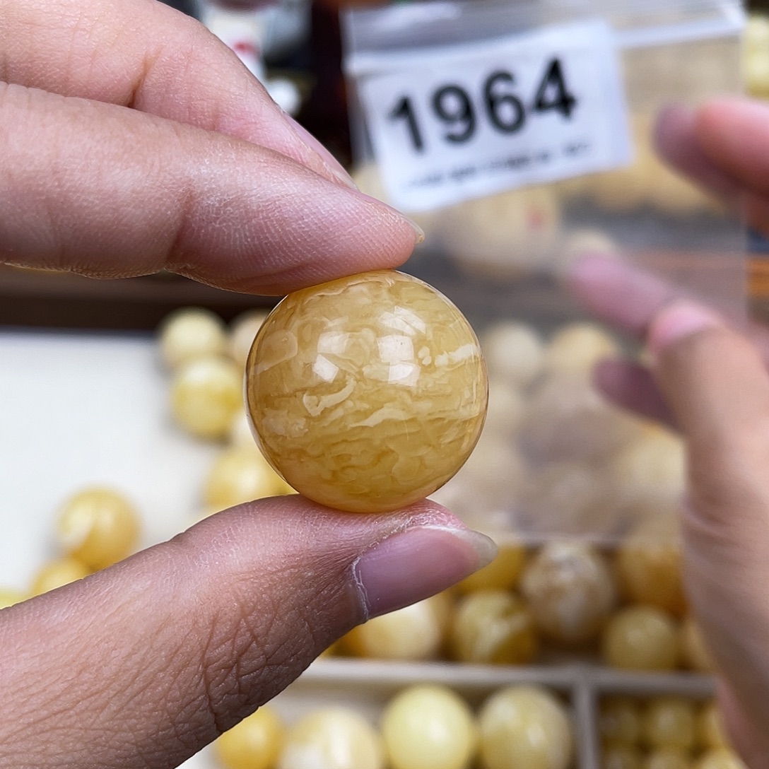 琥珀未镶嵌珠宝奇石23