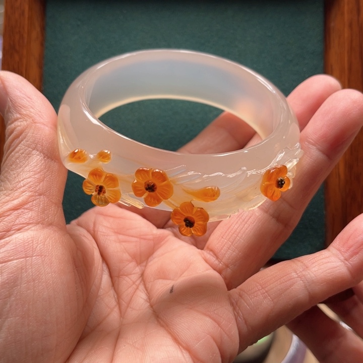 玛瑙/玉髓手镯未镶嵌妩**然