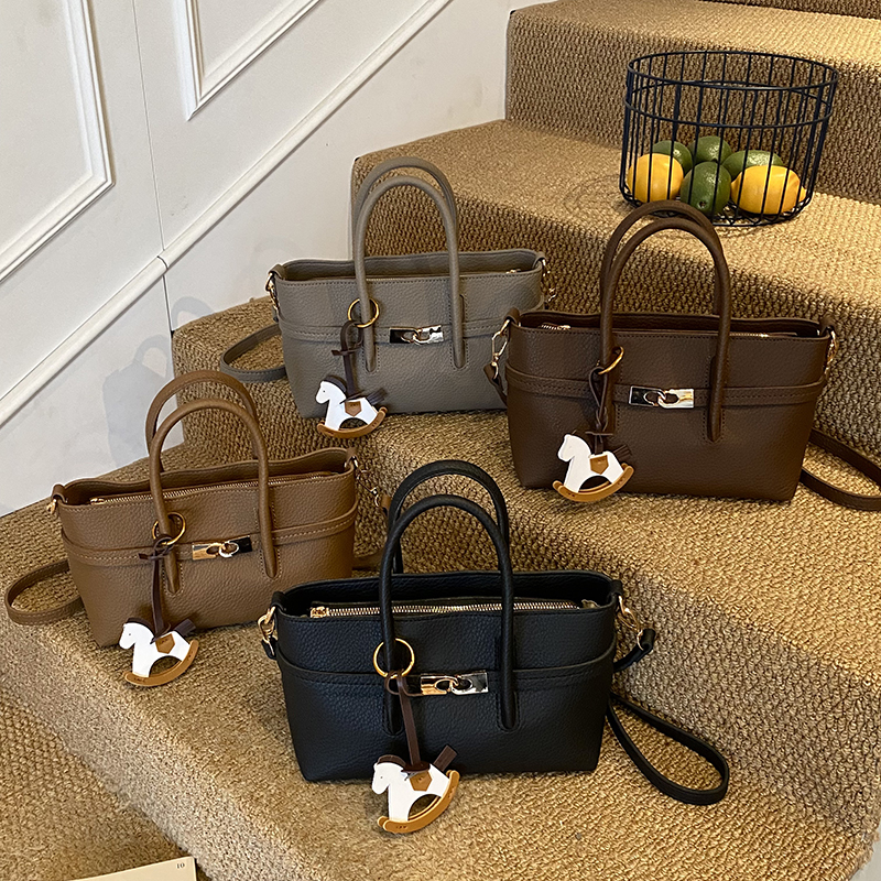 编号（9395）水桶包荔枝纹通勤风托特包斜挎包肩包女士大号