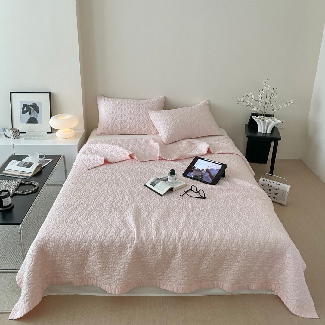 小茹家居  2025年小藤叶系列双面莱赛尔纤维床盖三件套轻奢纯色