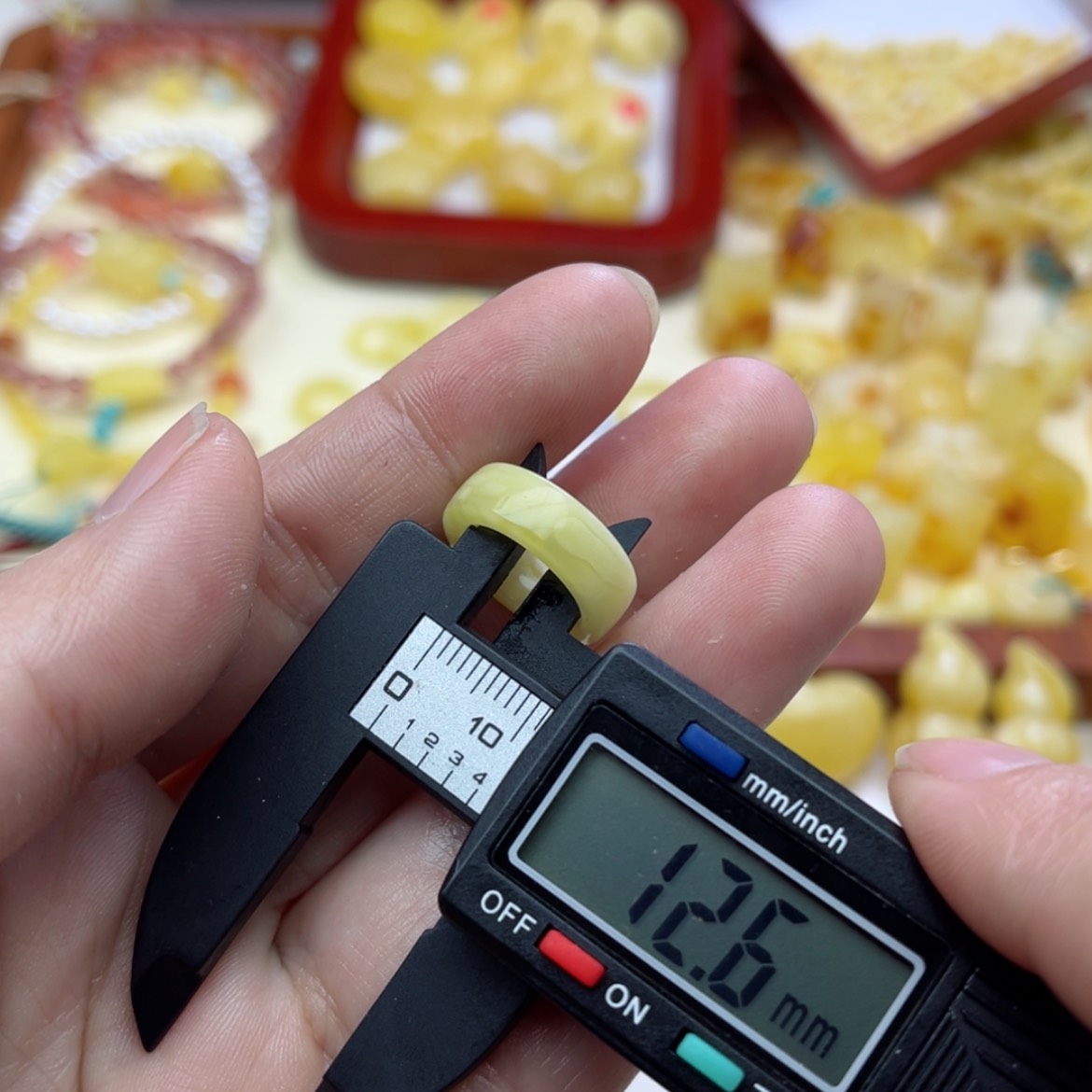 【闪购商品】蜜蜡裸石未镶嵌配饰