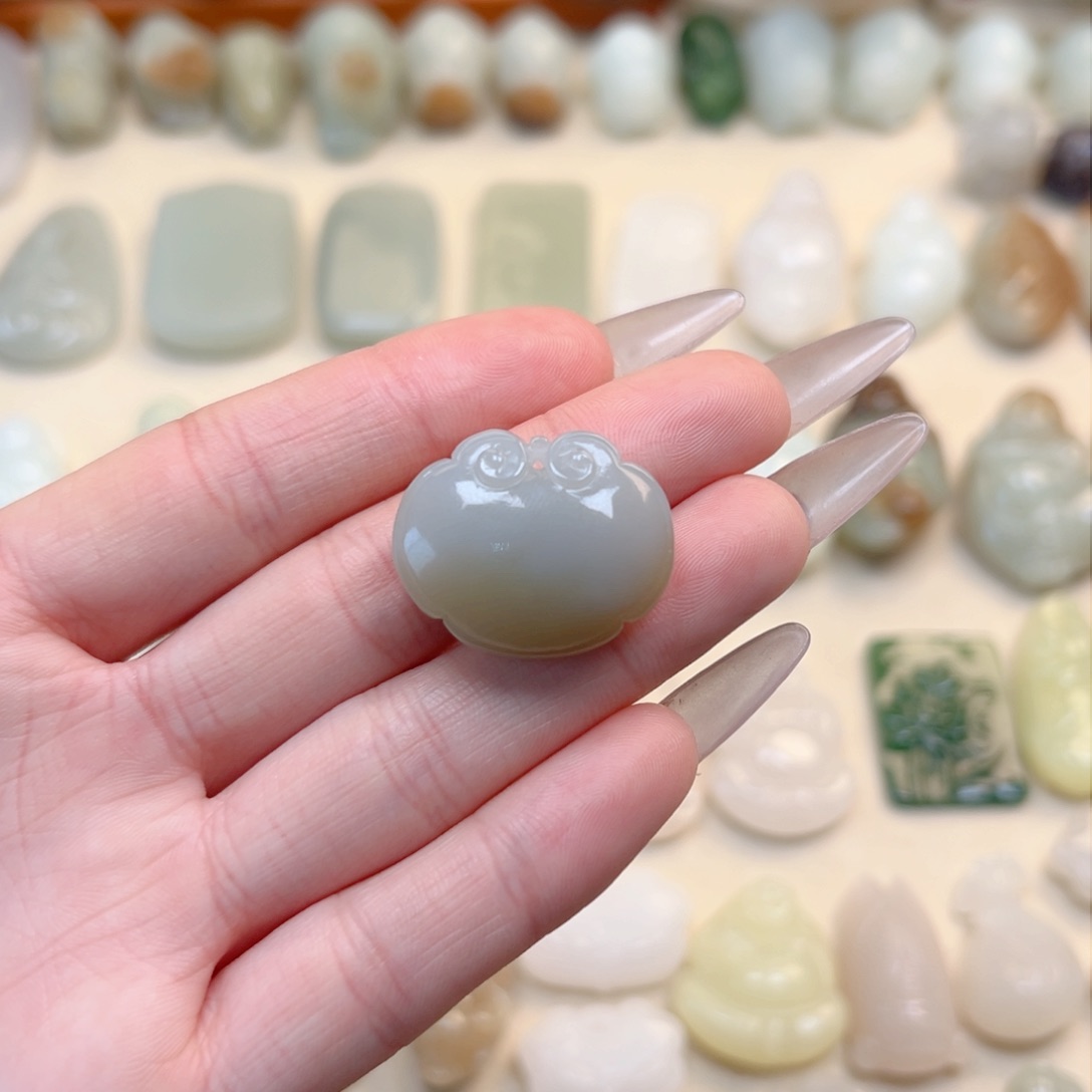 和田玉颈饰未镶嵌