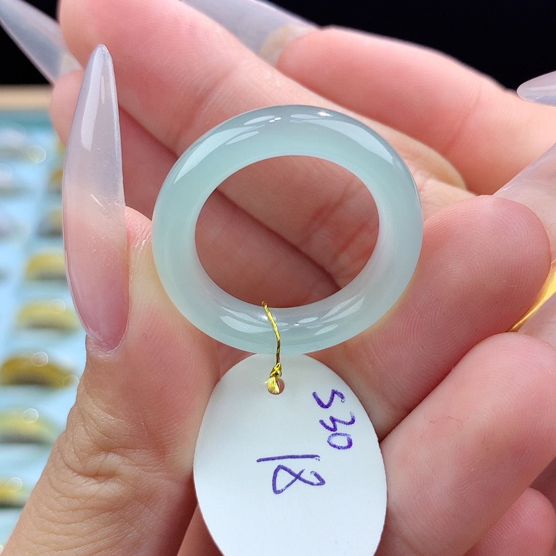 翡翠戒指未镶嵌18圈